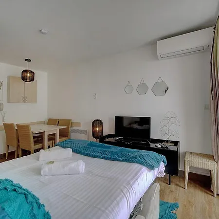 Immogroom - 2 - Renovated - Pool - Air Conditioning - Parking - Wifi Apartment *